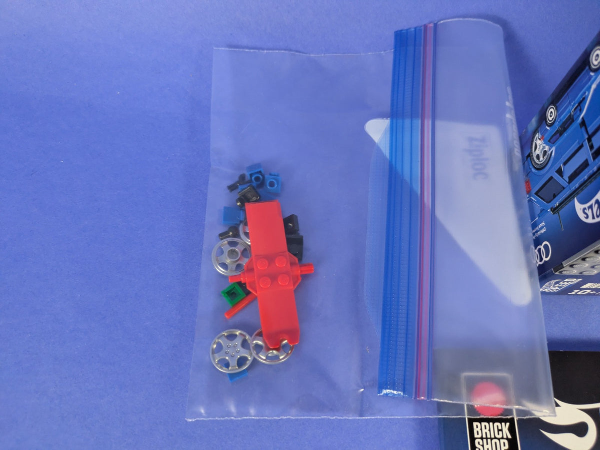 MATTEL Brick Shop Hot Wheels '94 Audi Avant RS2 Blue Car (253 pcs)