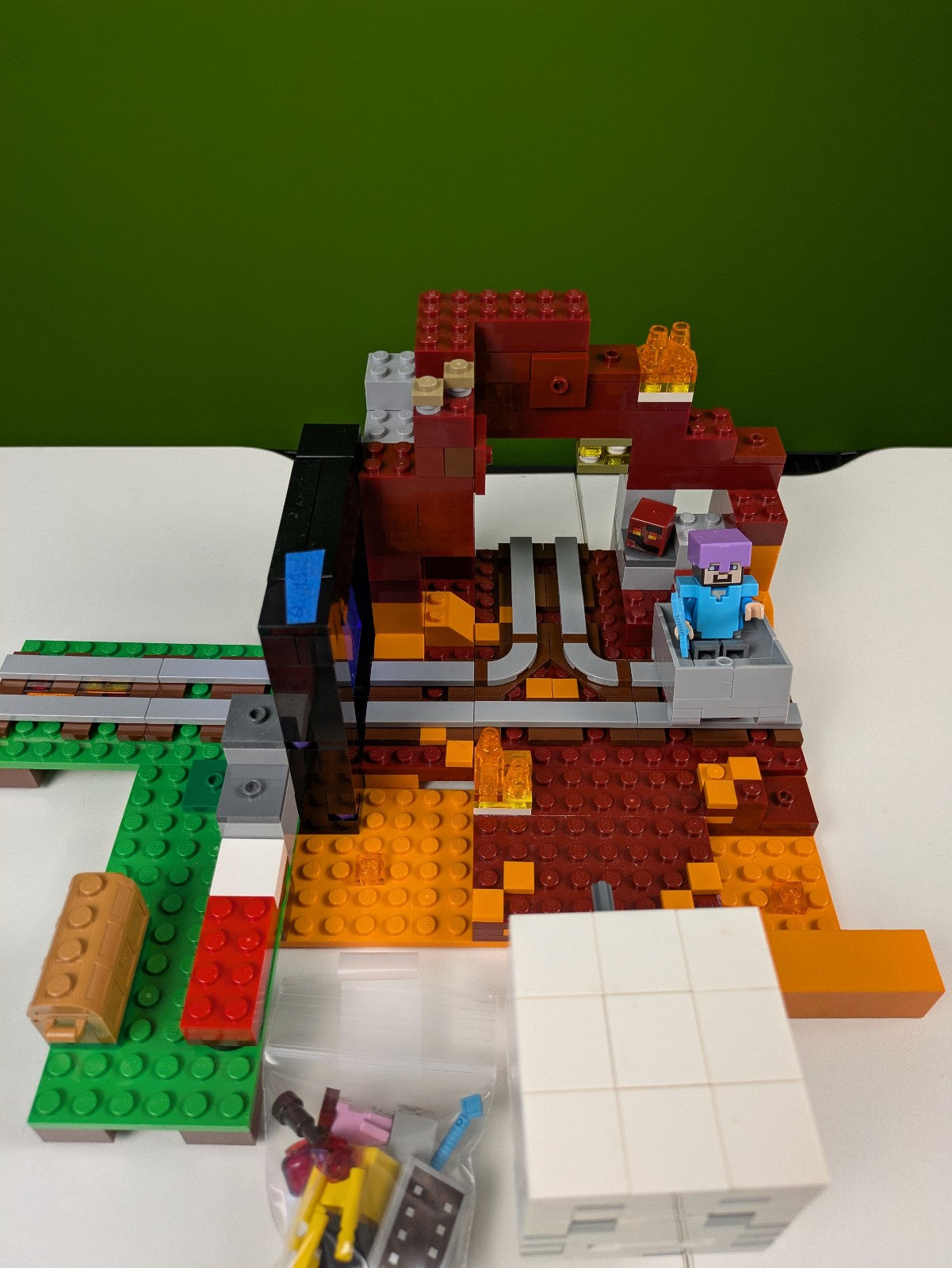 Lego Minecraft: The Nether Portal Set 21143 - w/ Instructions