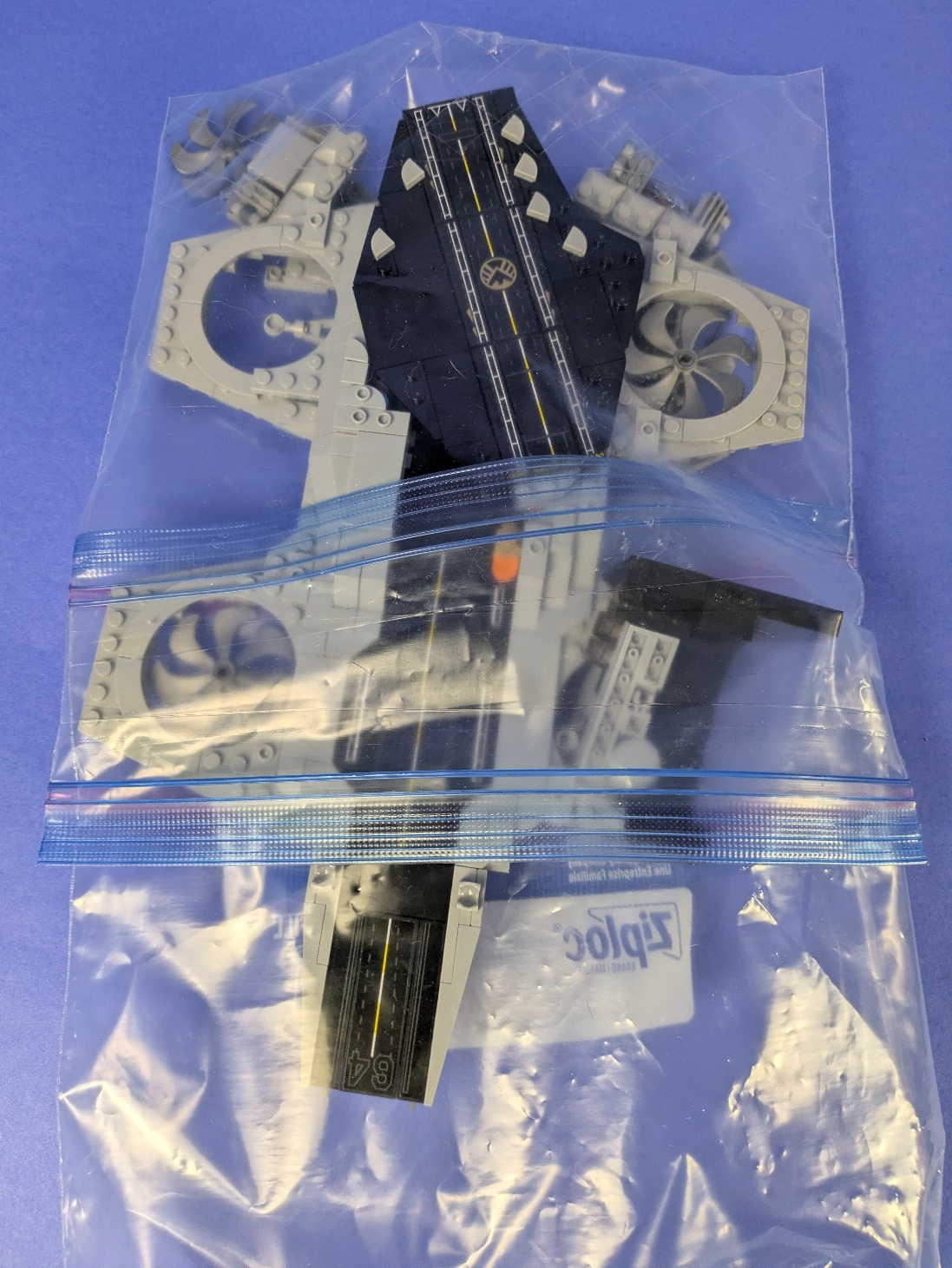 Lego Super Heroes: Sculptures: The Avengers Helicarrier Set 76295 Incomplete Set