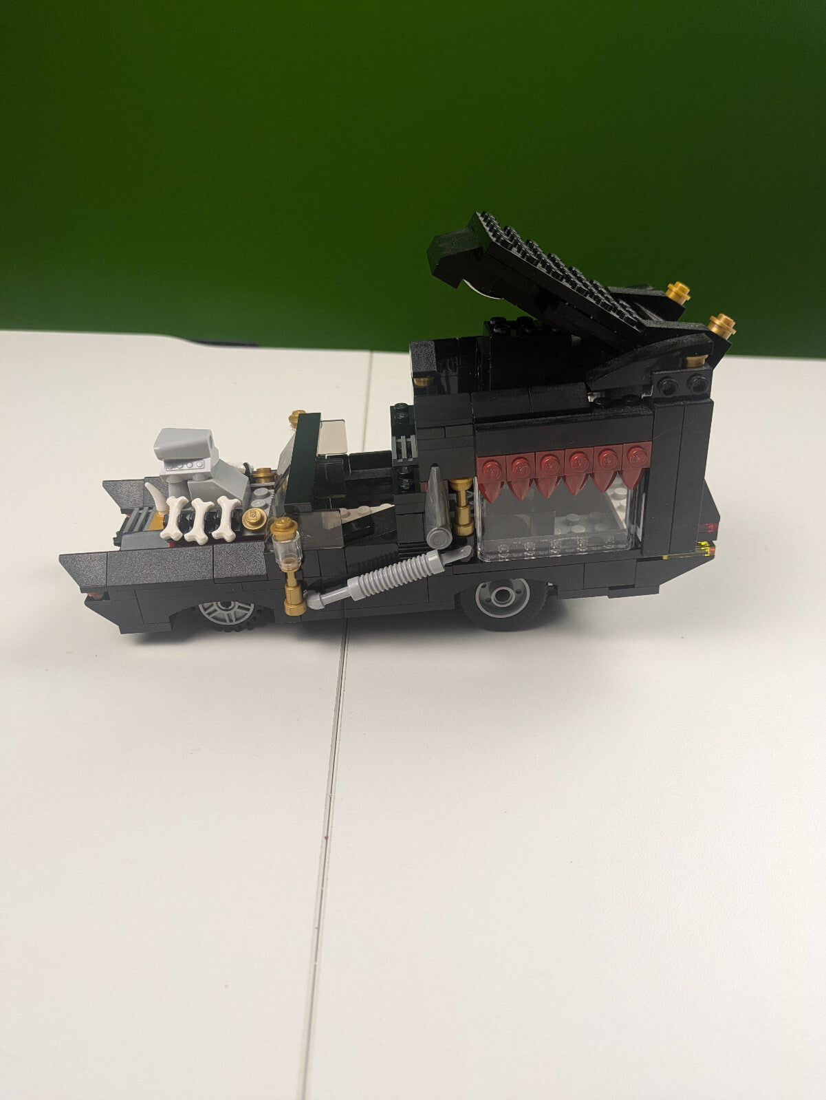 Lego Monster Fighters: The Vampyre Hearse Set 9464 - w/ Instructions