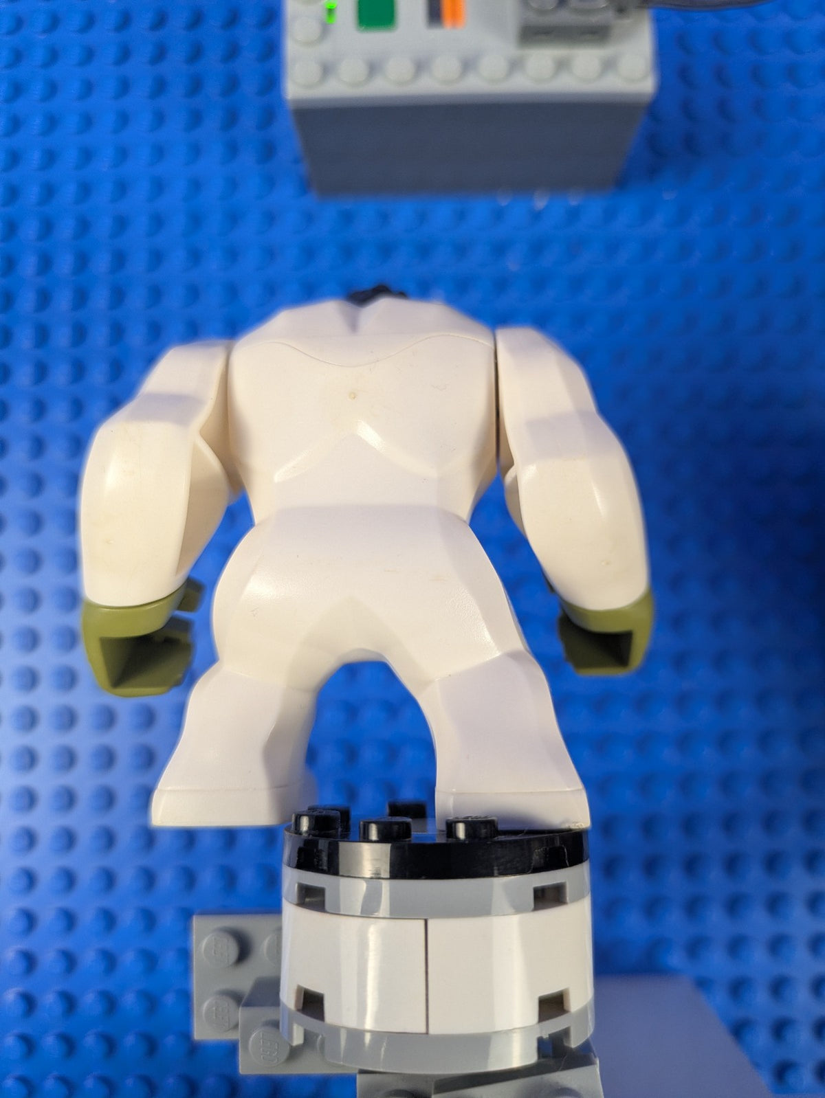 Lego Super Heroes: Endgame: Hulk - Giant White Jumpsuit sh0611 Set 76144