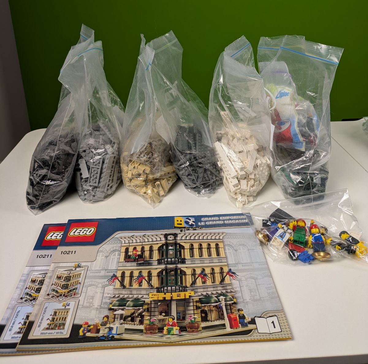 Lego Creator: Modular Buildings Collection: Grand Emporium Set 10211
