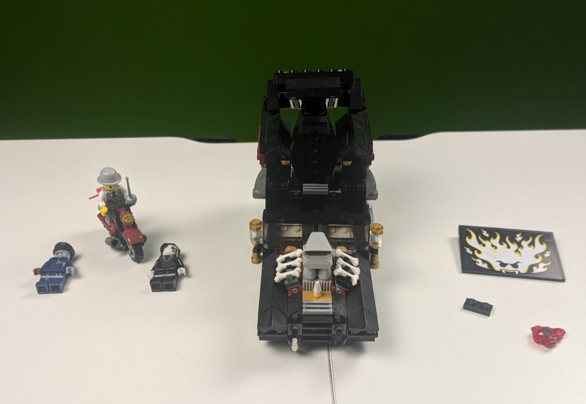 Lego Monster Fighters: The Vampyre Hearse Set 9464 - w/ Instructions