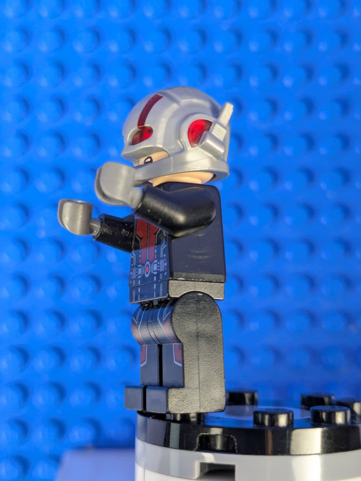 Lego Super Heroes: Ant-Man (Scott Lang) - Original Suit sh0201 Set 76039