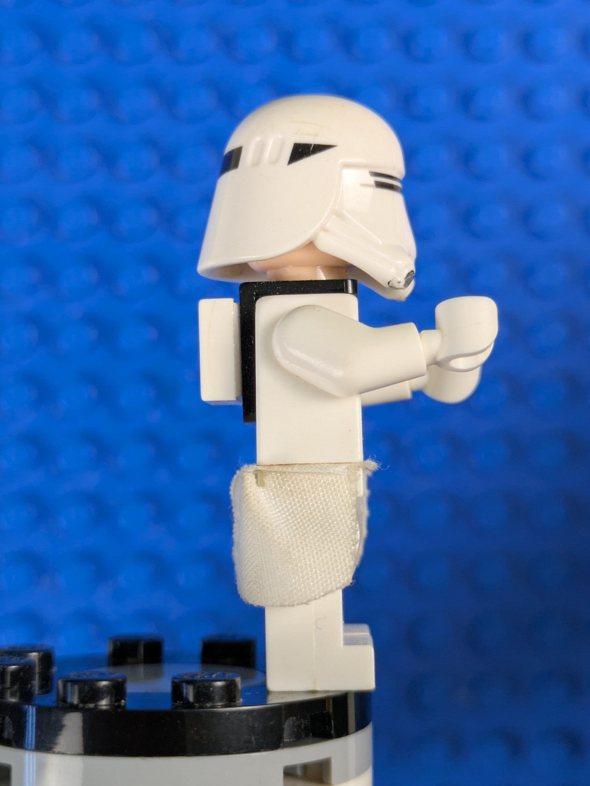 Lego Star Wars: First Order Snowtrooper with Kama sw0657 Set 75100