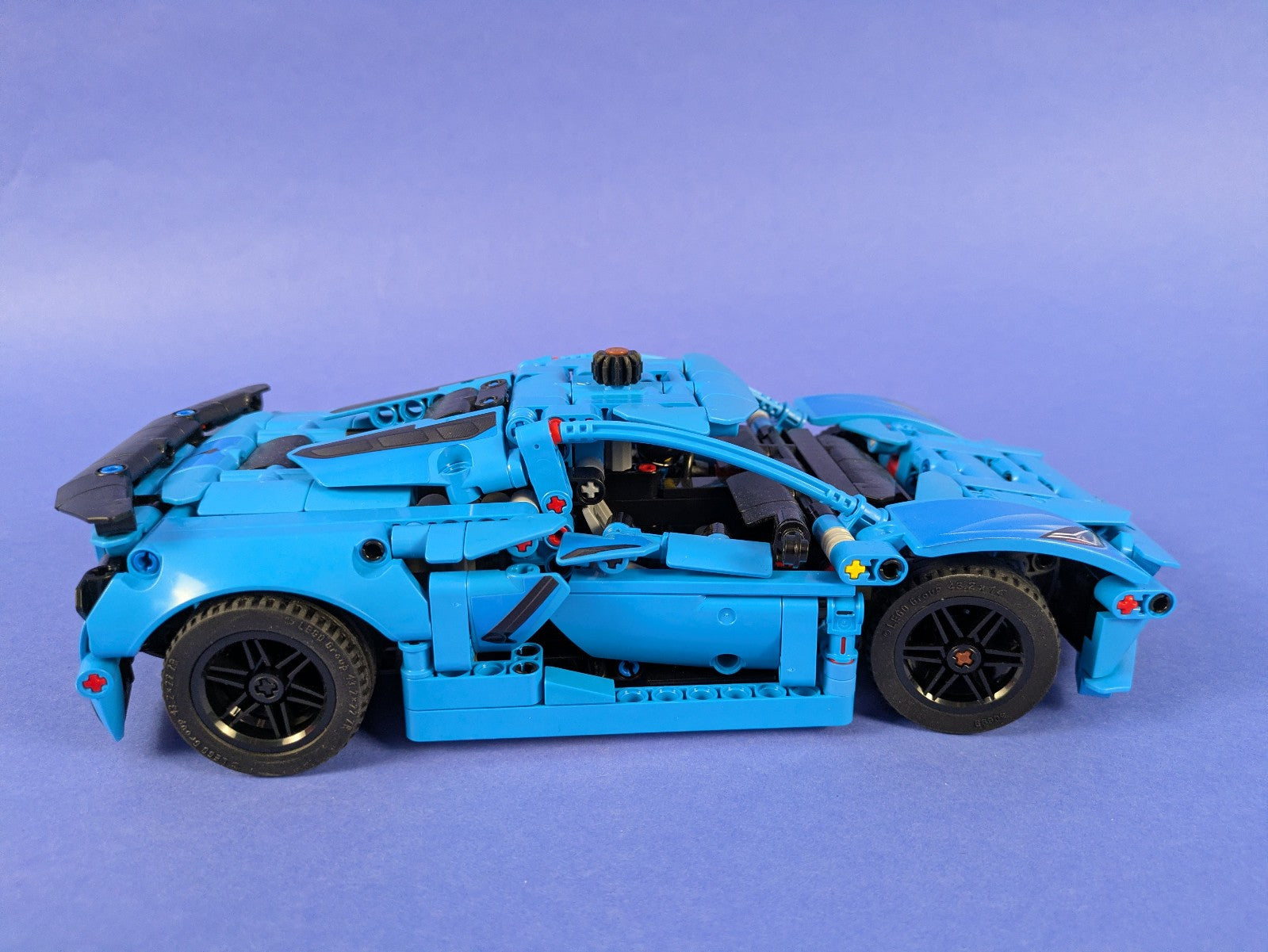 Lego Technic: Model: Race: Chevrolet Corvette Stingray Set 42217 Complete Set