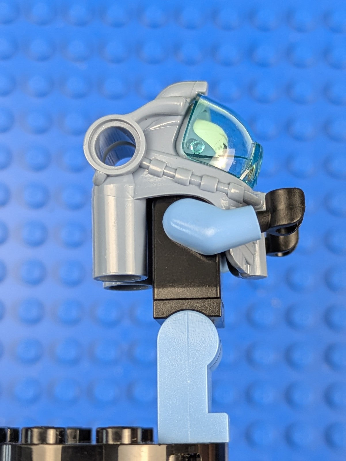 Lego Super Heroes: Batman II: Mr. Freeze - Medium Blue sh0049 Set 76000