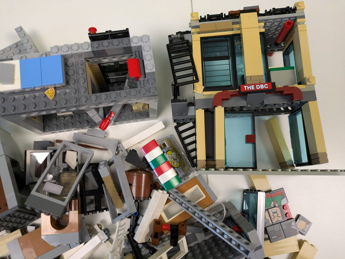 Lego Super Heroes: Ultimate Spider-Man Daily Bugle Showdown Incomplete Set 76005
