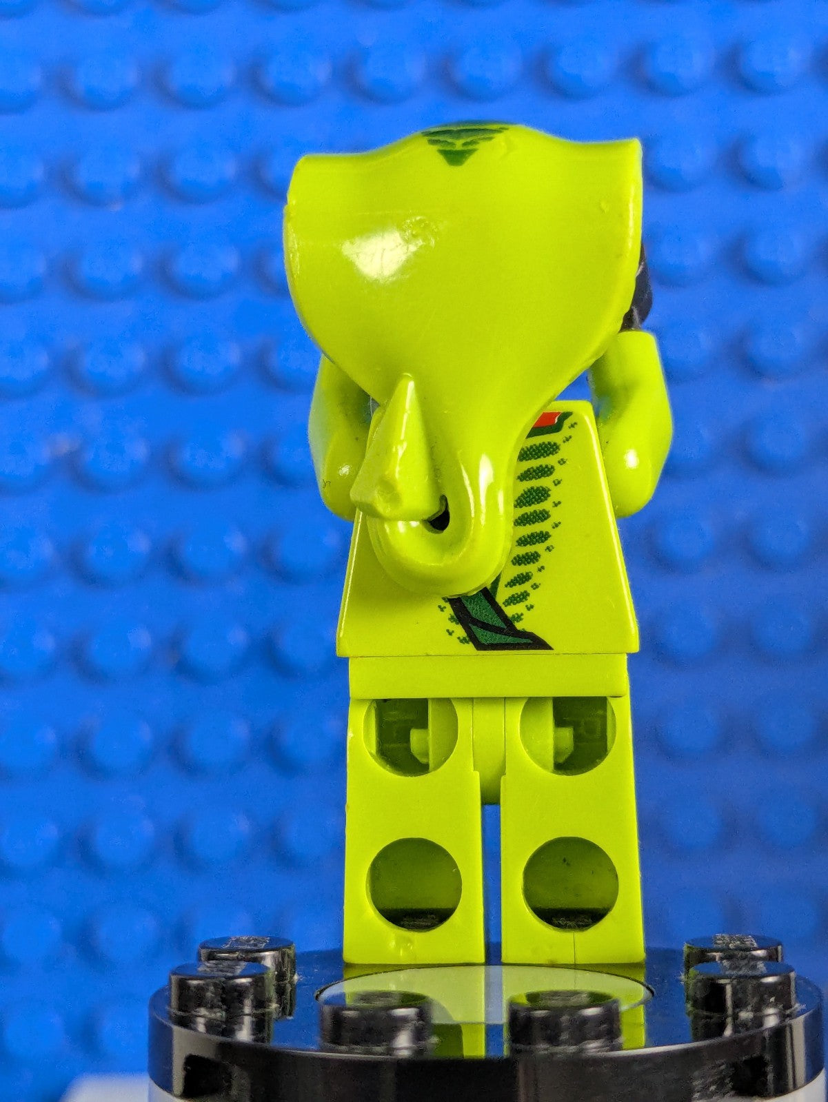 Lego NINJAGO: Rise of the Snakes: Lasha - Red Vials njo0051 Set 9447
