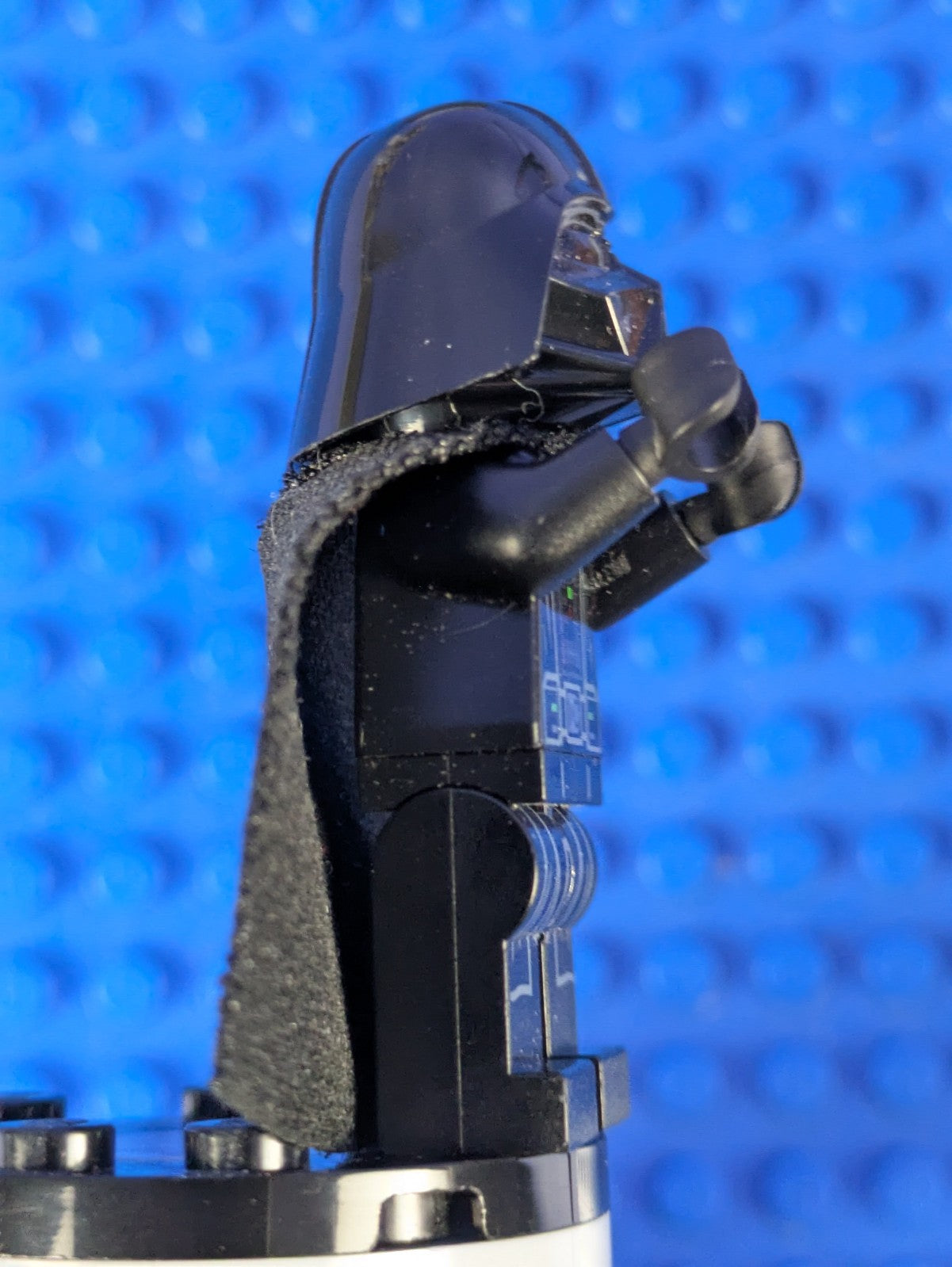 Lego Star Wars: Darth Vader (Light Nougat Head, Plain Arms) sw0834 Set 75183