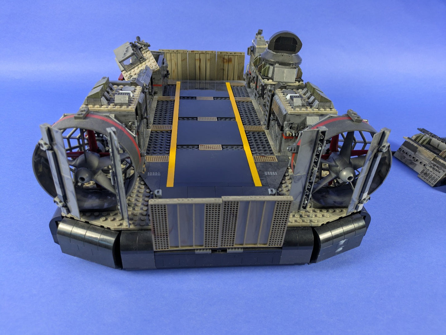 Mega Bloks Call of Duty Hovercraft Set DCL07 06859 - Hovercraft Only!