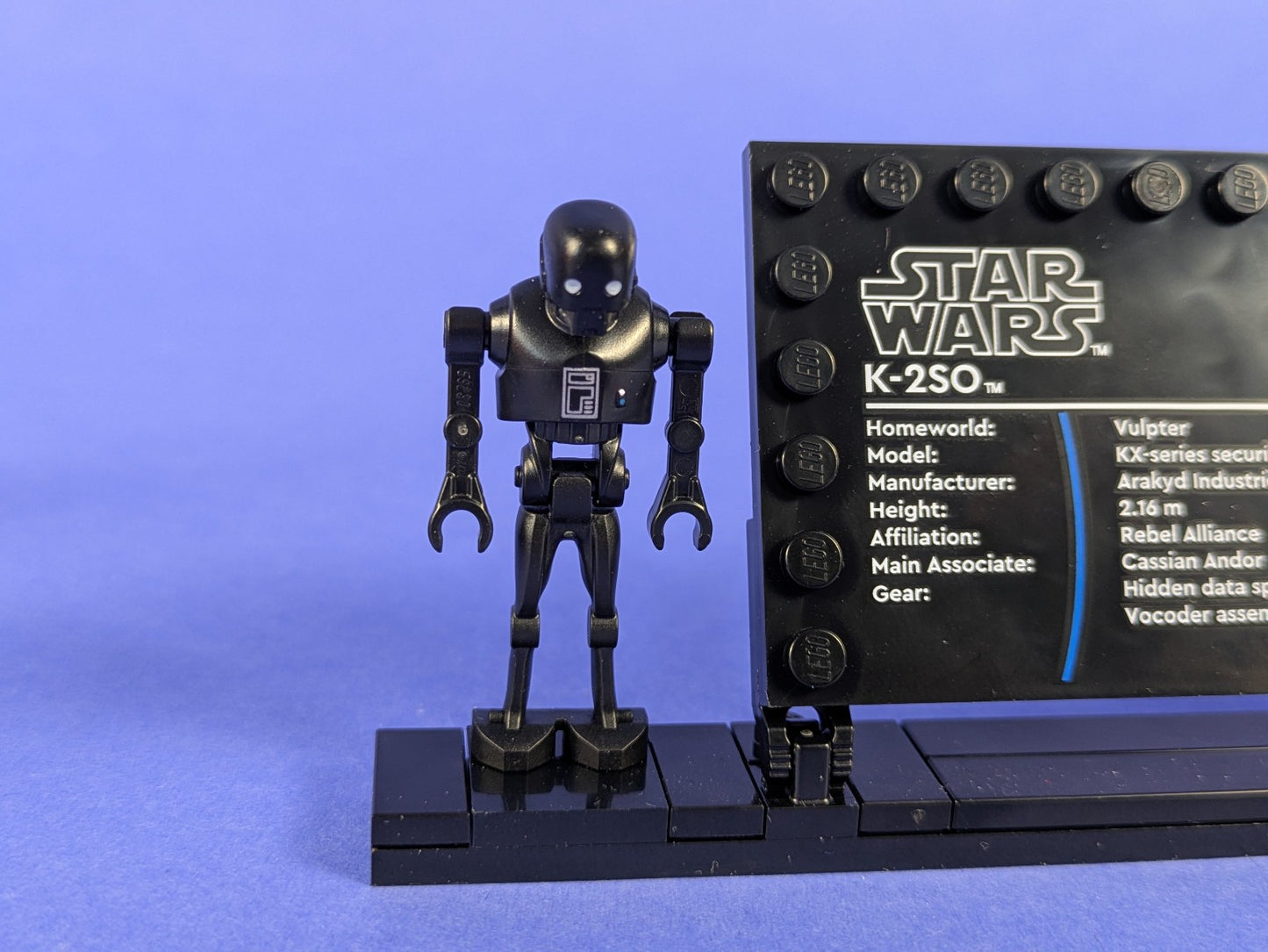 Lego Star Wars: Sculptures: K-2SO Set 75434 Complete Set