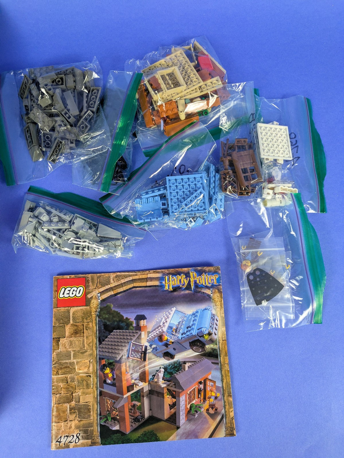 Lego Harry Potter: Escape from Privet Drive Set 4728 Complete Set