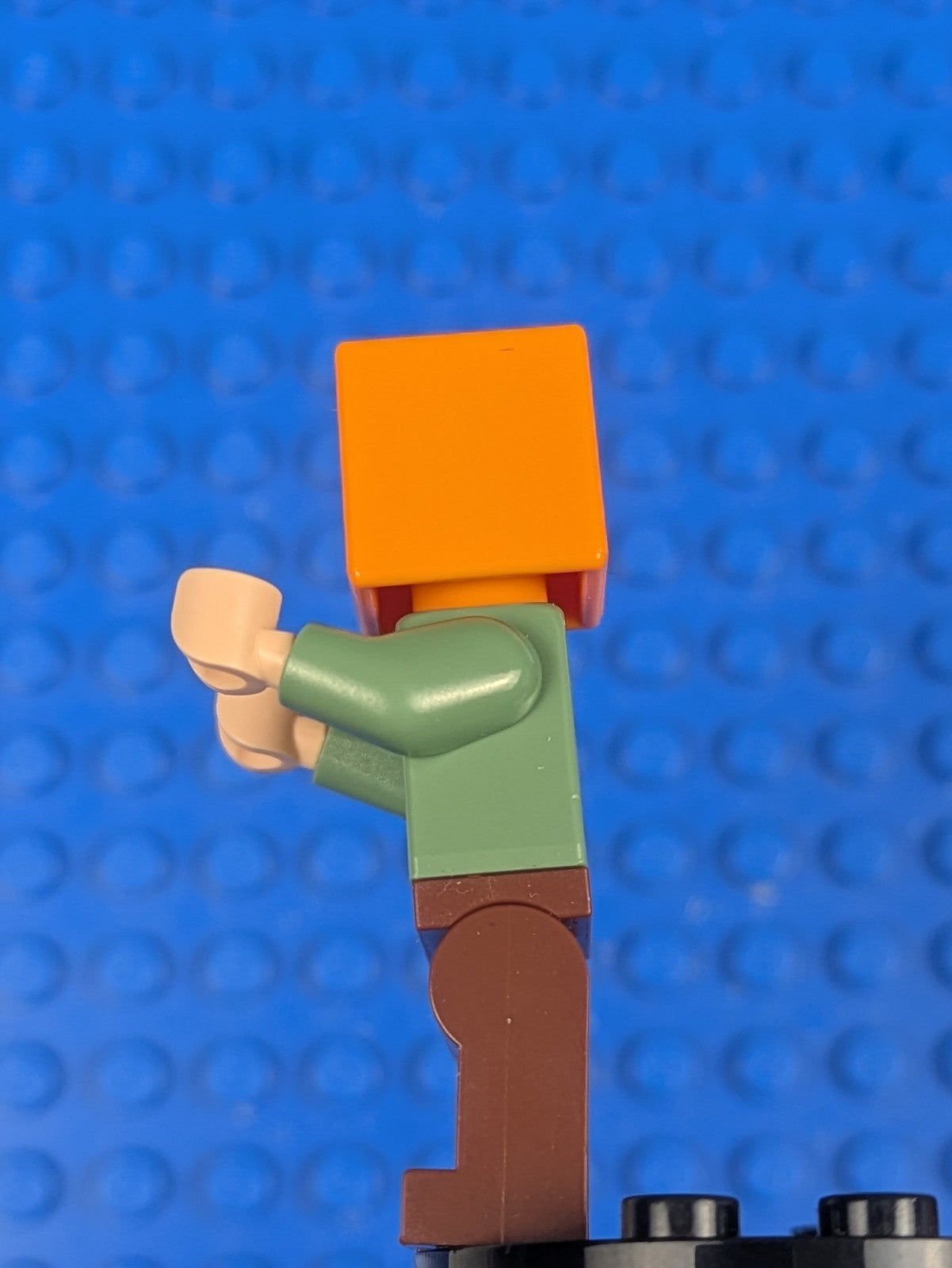 Lego Minecraft: Alex - Reddish Brown Legs min017 Sets 21121, 21249