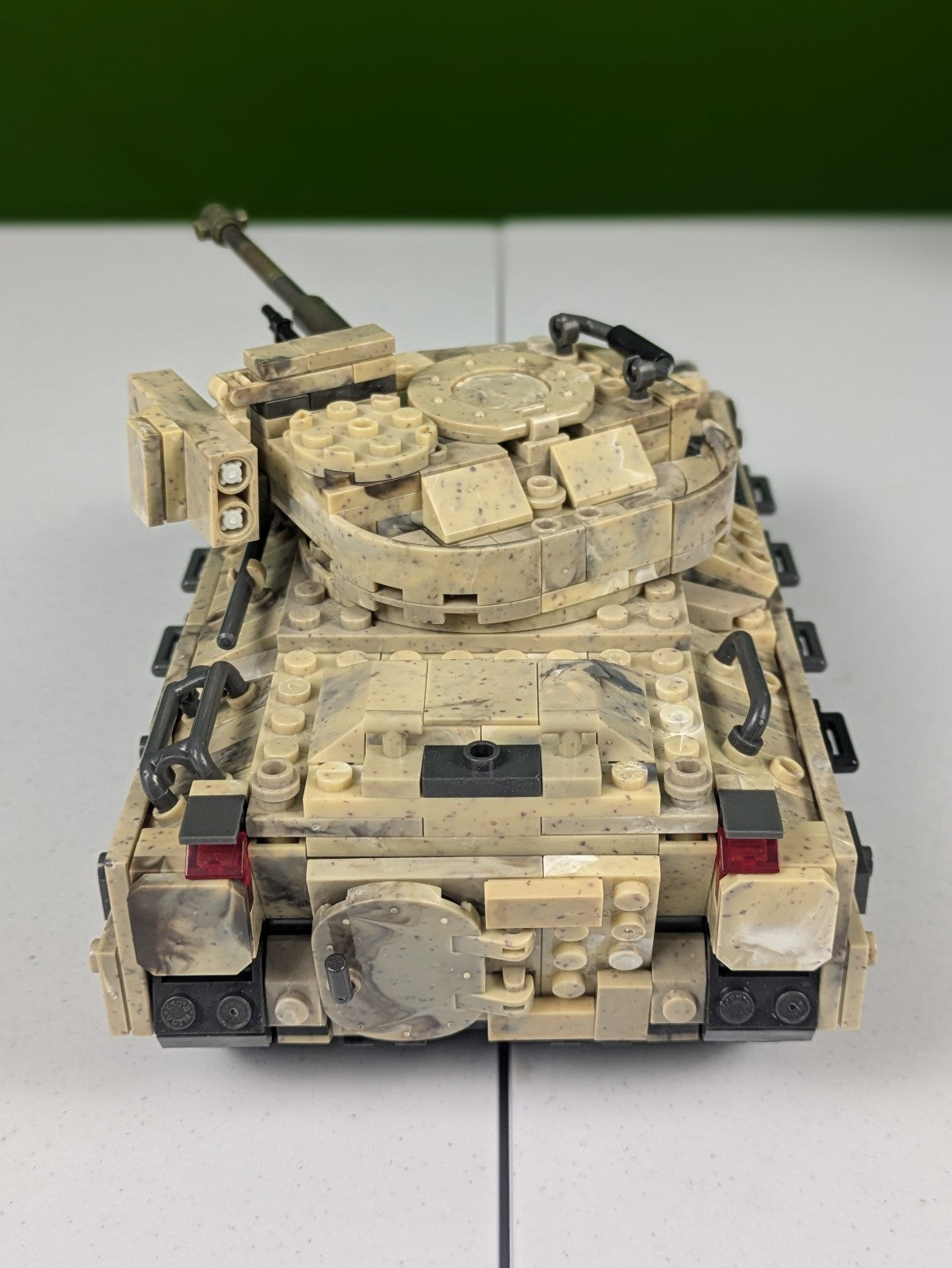 Mega Bloks Call of Duty Desert Tank DPB59 - Tank Only