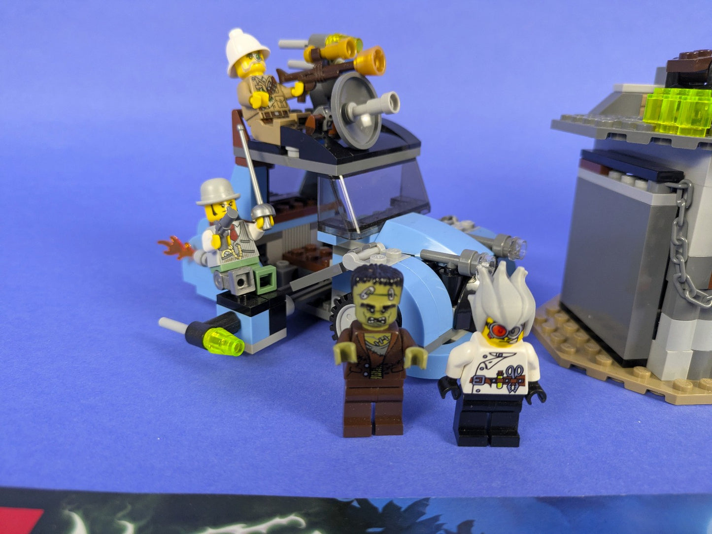 Lego Monster Fighters: The Crazy Scientist & His Monster 9466
