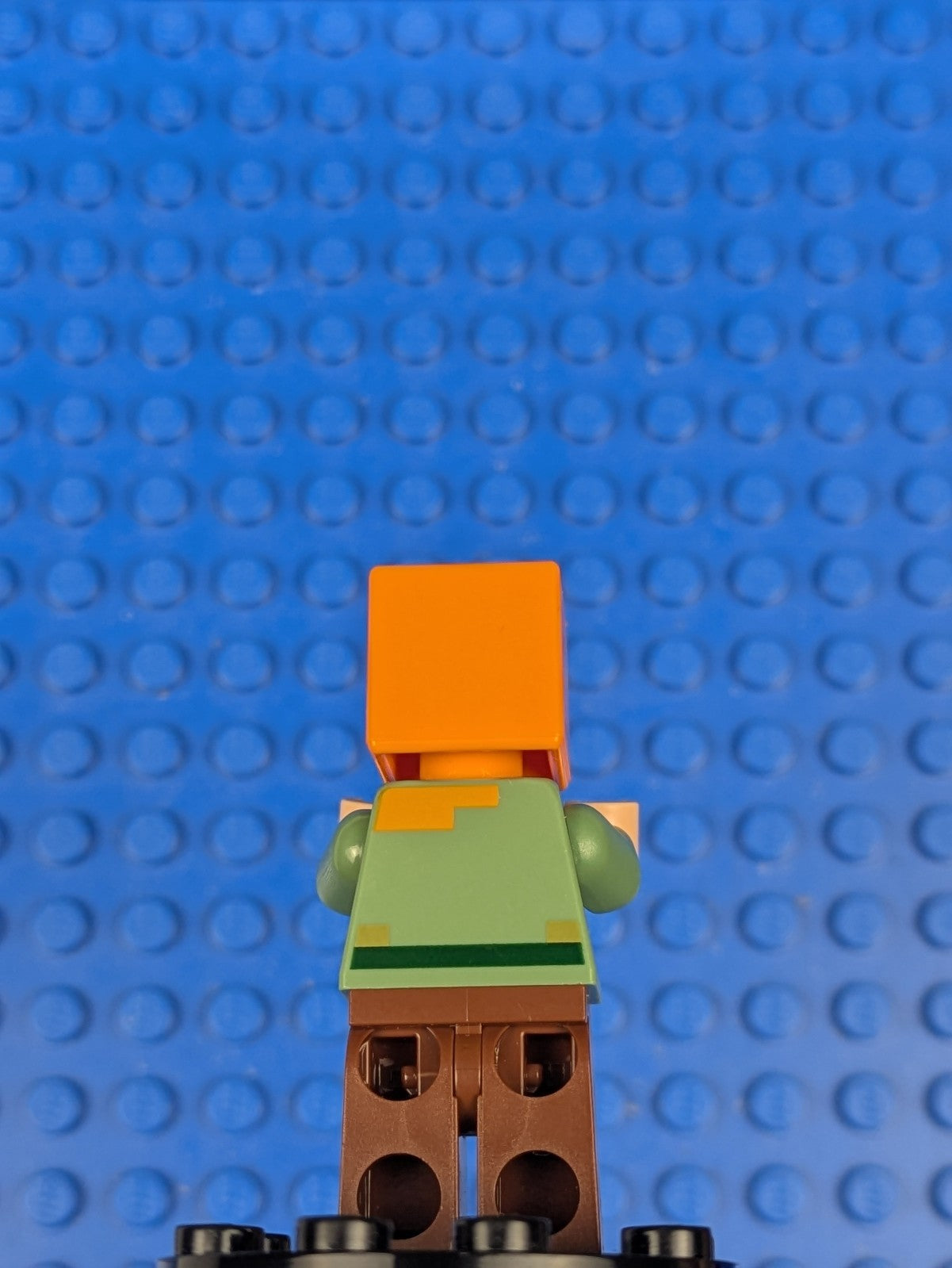 Lego Minecraft: Alex - Reddish Brown Legs min017 Set 21121