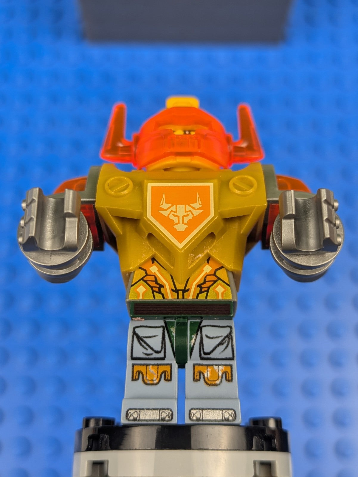 Lego NEXO KNIGHTS: Axl - Trans-Neon Orange Visor nex137 Set 72006