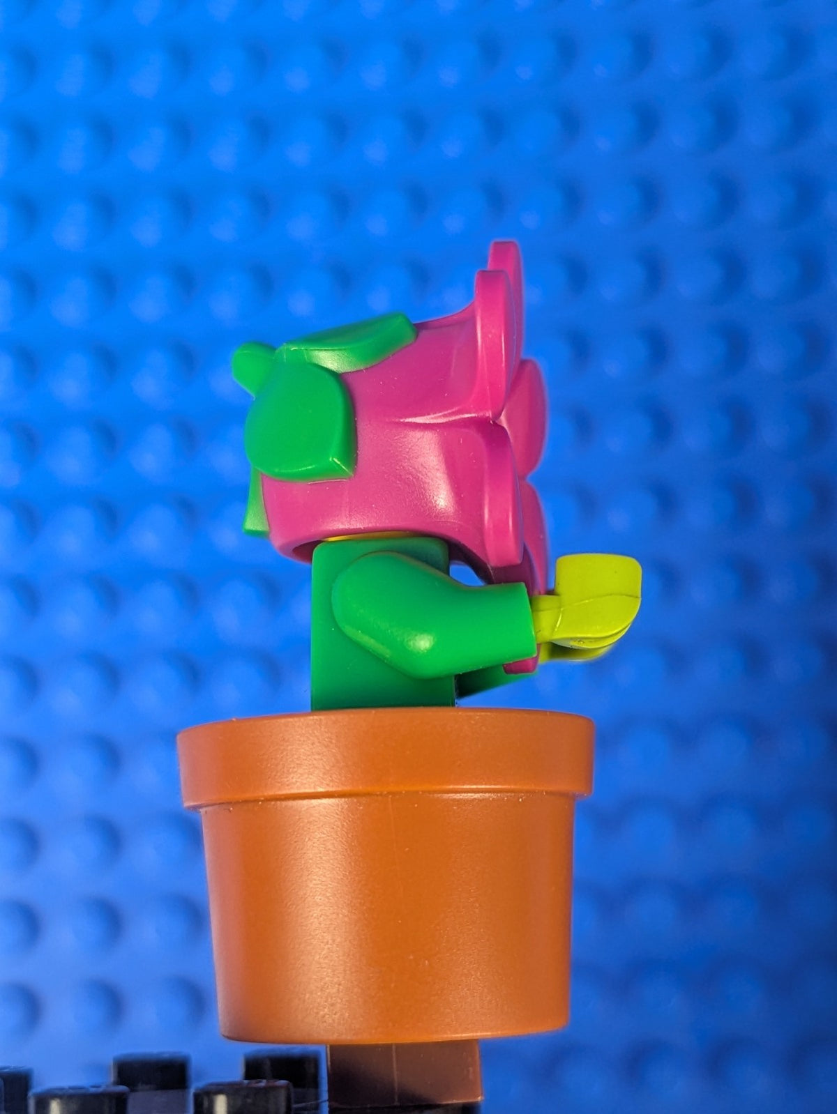 Lego Minifigure Series 18: Flowerpot Girl col325 Sets 71021, 6213825