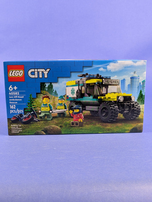 LEGO City 4x4 Off-Road Ambulance Rescue 40582