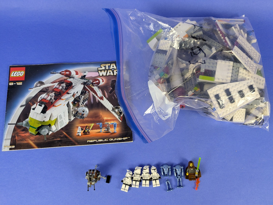 Lego Star Wars Episode 2: Republic Gunship Set 7163 Complete Set