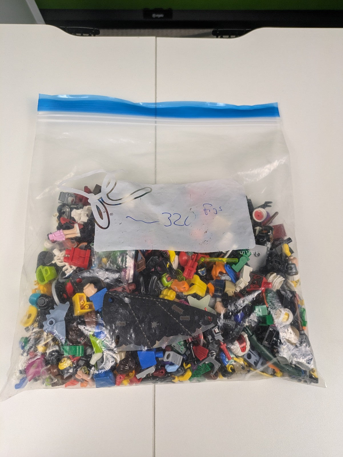Lego Bundle Set: Random Assorted Authentic Minifigures/Animals/Parts/Pieces 2LB!
