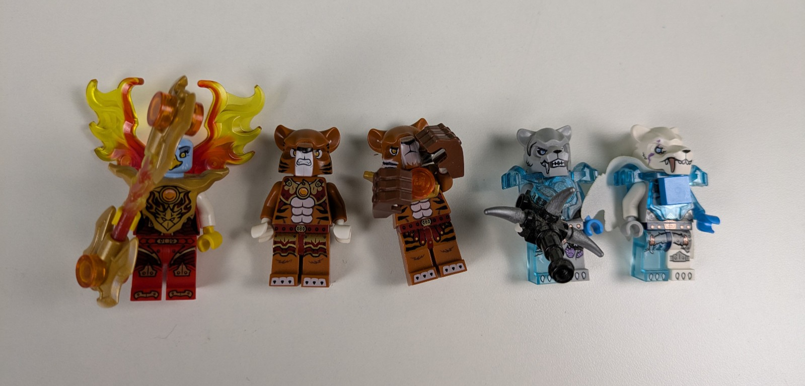 Lego LEGENDS OF CHIMA: Tiger's Mobile Command Set 70224 - Incomplete Set