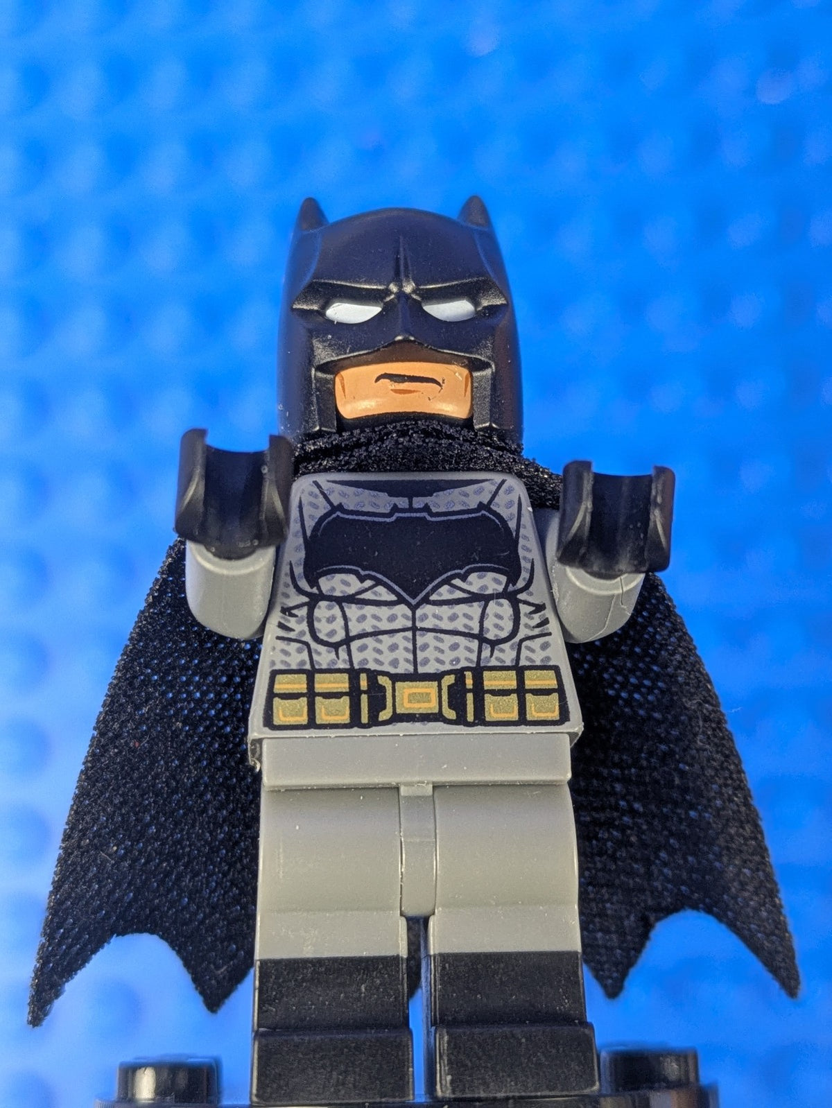 Lego Super Heroes: Batman - Dark Bluish Gray Suit sh0218 Set 76046
