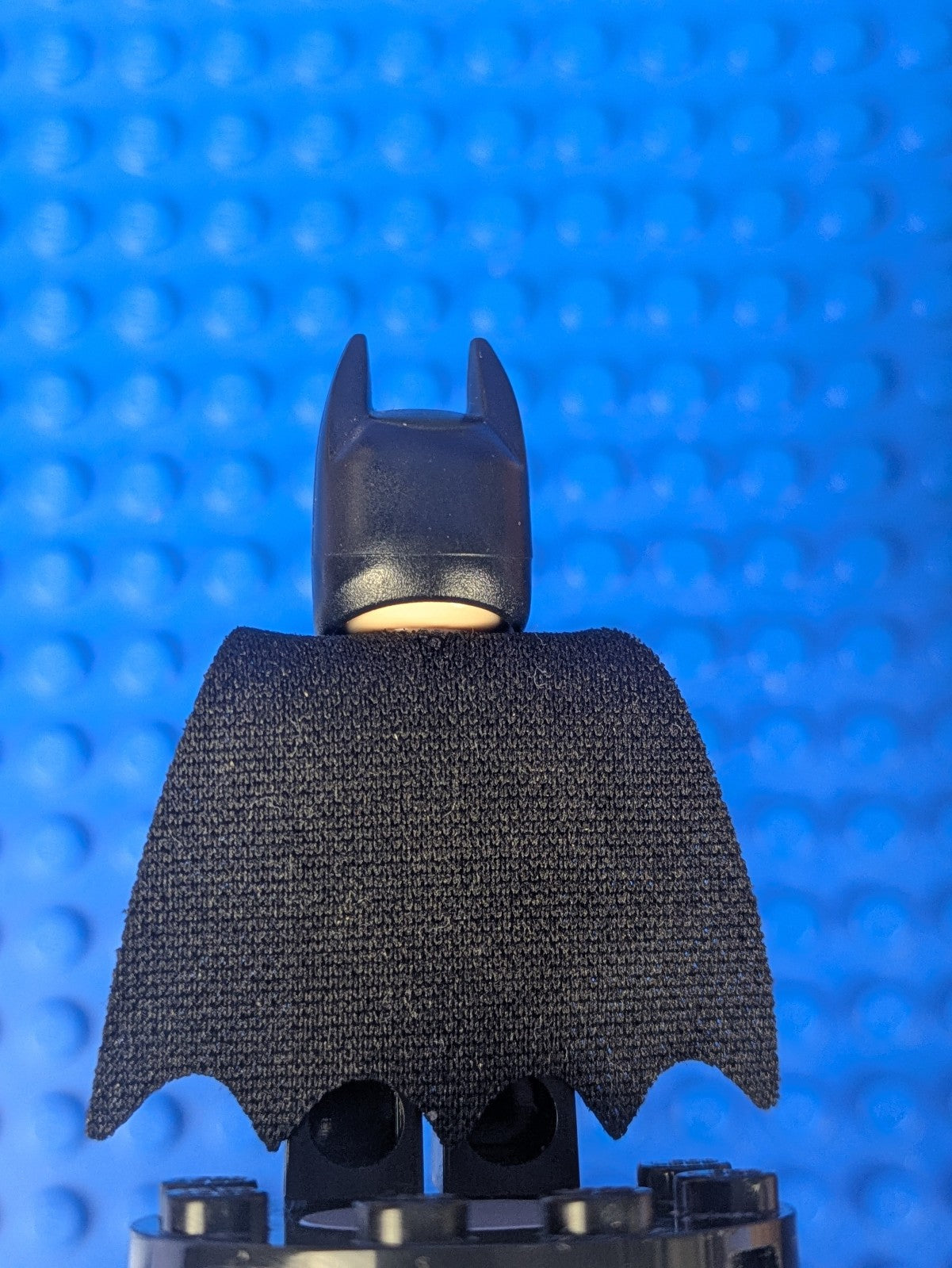 Lego Super Heroes: Batman - Black Suit with Yellow Belt sh0016b Set 77903