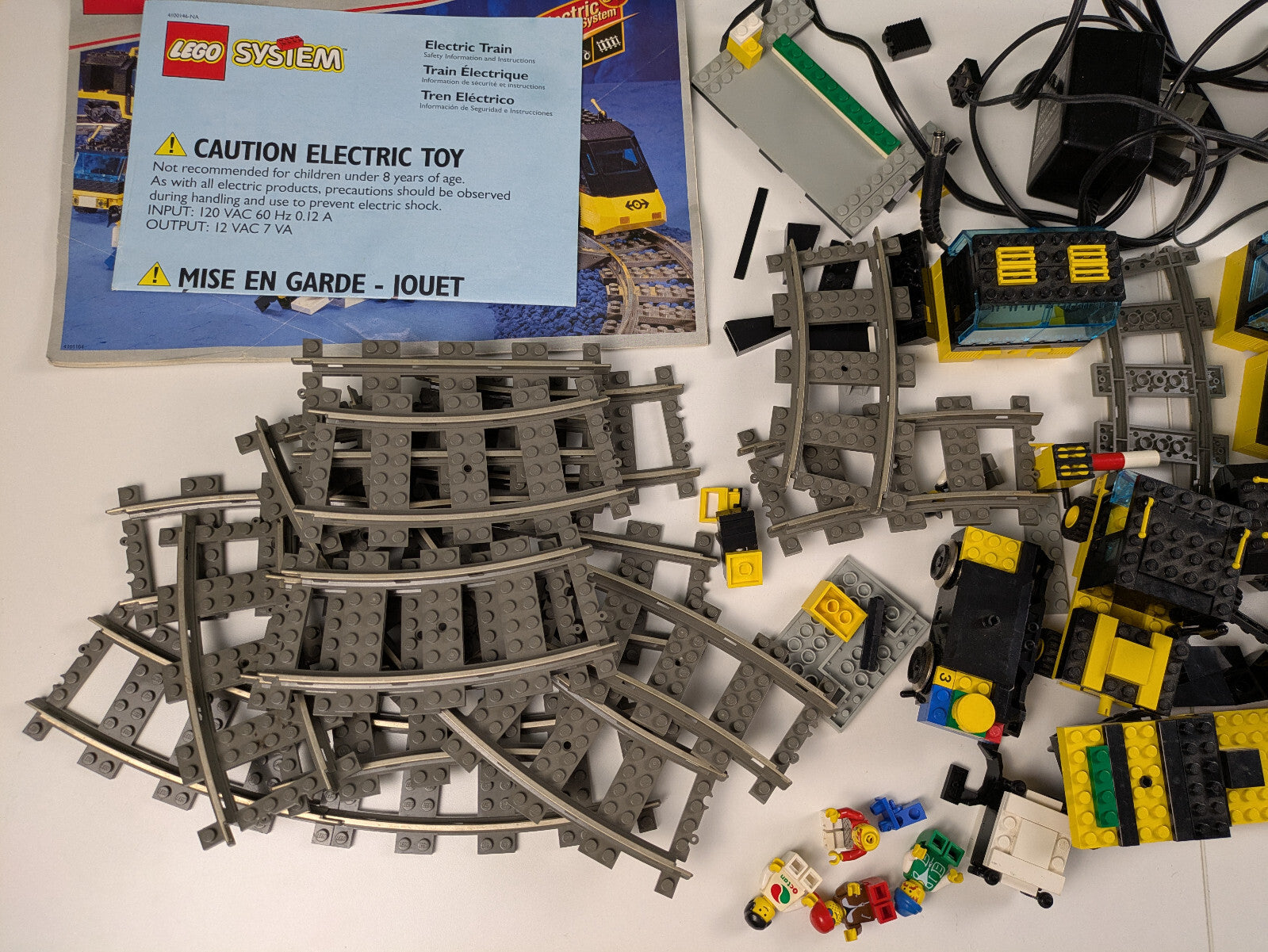 Lego Train: 9V: Cargo Railway Set 4559 - w/ Instruction (Incomplete Minifigure)