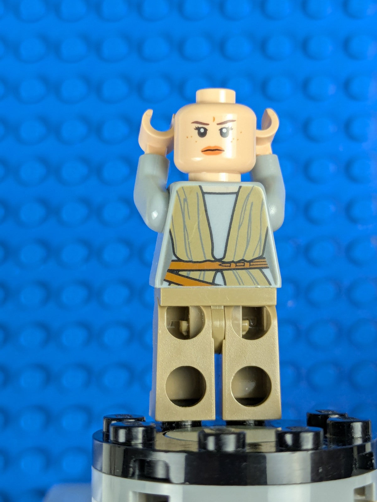 Lego Star Wars: Rey - Dark Tan Tied Robe sw0677 Sets 75236, 75105