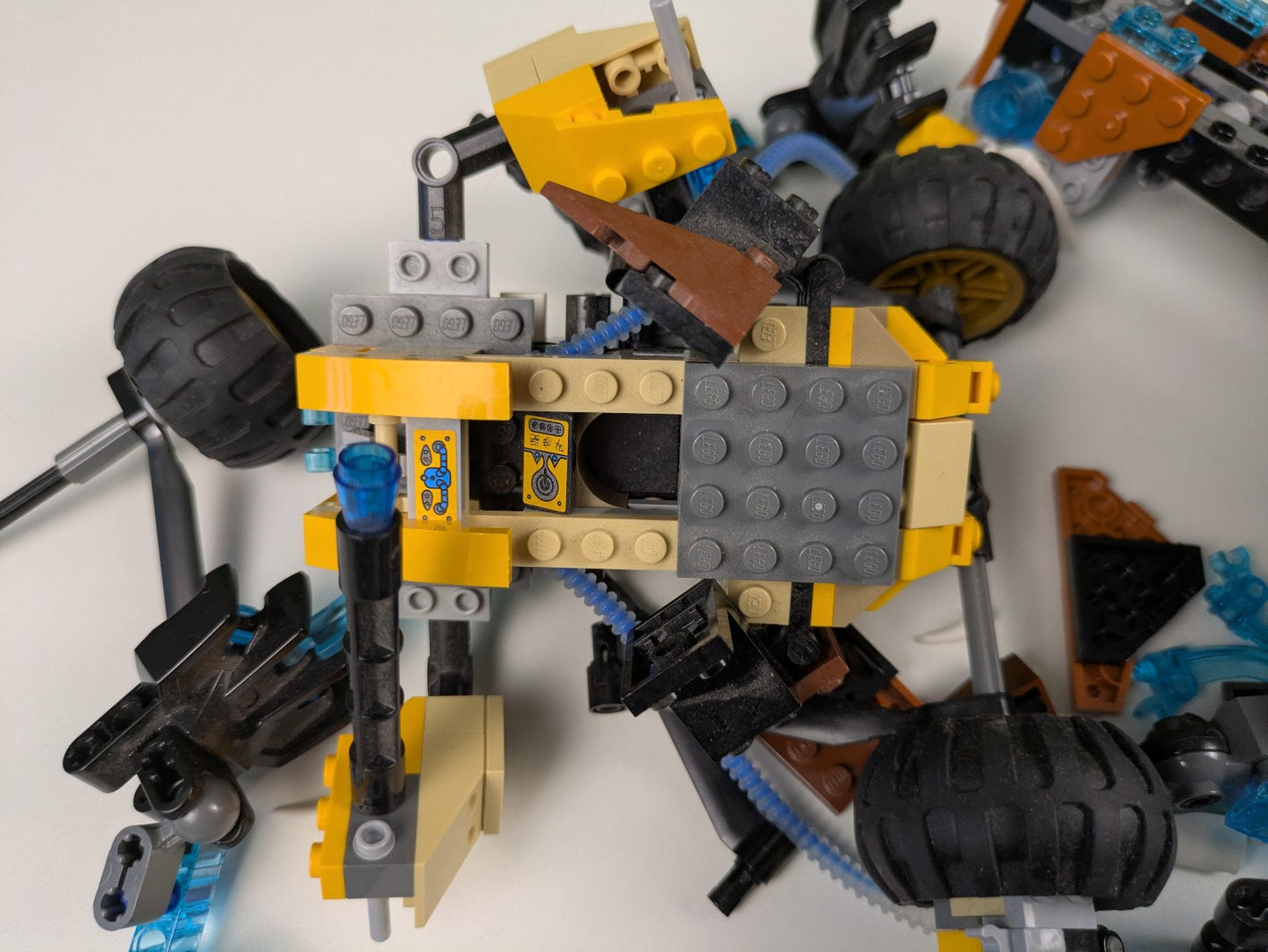 Lego LEGENDS OF CHIMA: Lion Attack & Saber Tooth Walker Double Set 70143 & 70002