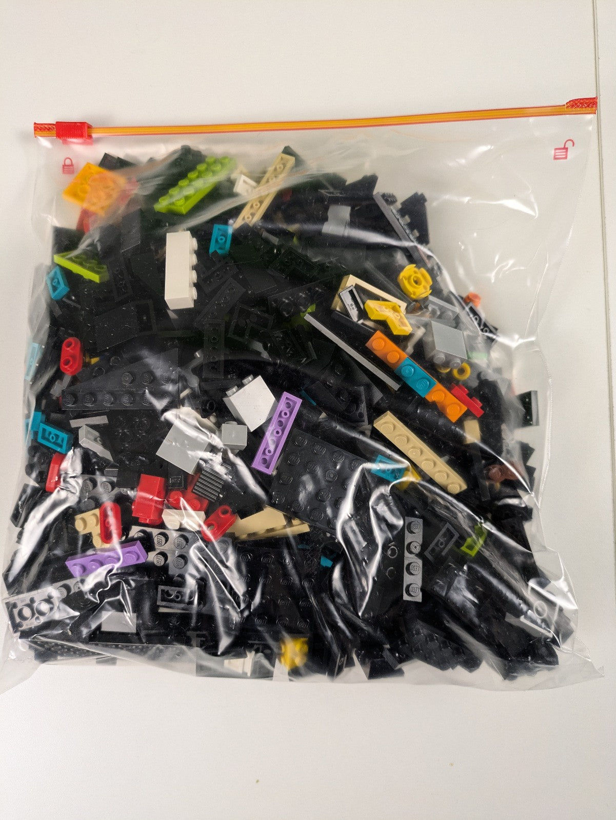 Lego Star Wars: Helmet Collection: Darth Vader Helmet Set 75304 - Complete Set