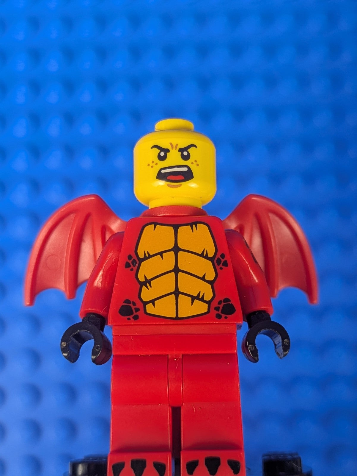 Lego Minifigure Series 18: Dragon Suit Guy col318 Sets 71021, 6213825