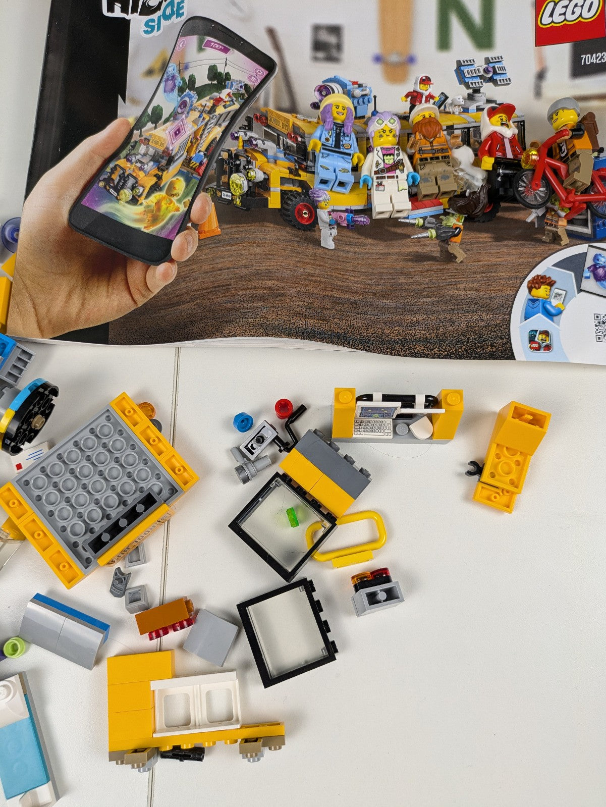 Lego Hidden Side: Paranormal Intercept Bus 3000 Set 70423 - Incomplete Set