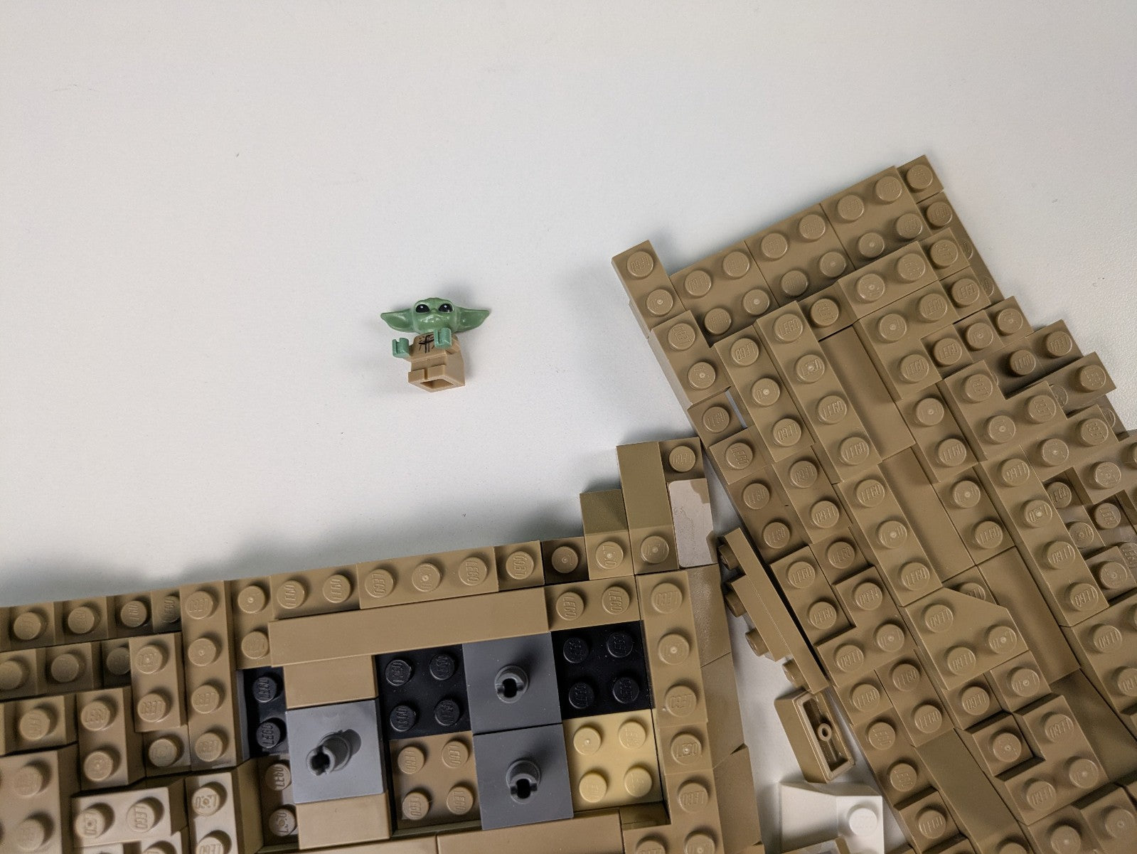 Lego Star Wars: The Mandalorian: The Child Set 75318 - Complete Set