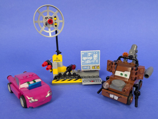 Lego Cars: Cars 2: Mater's Spy Zone Set 8424 - w/ Instructions