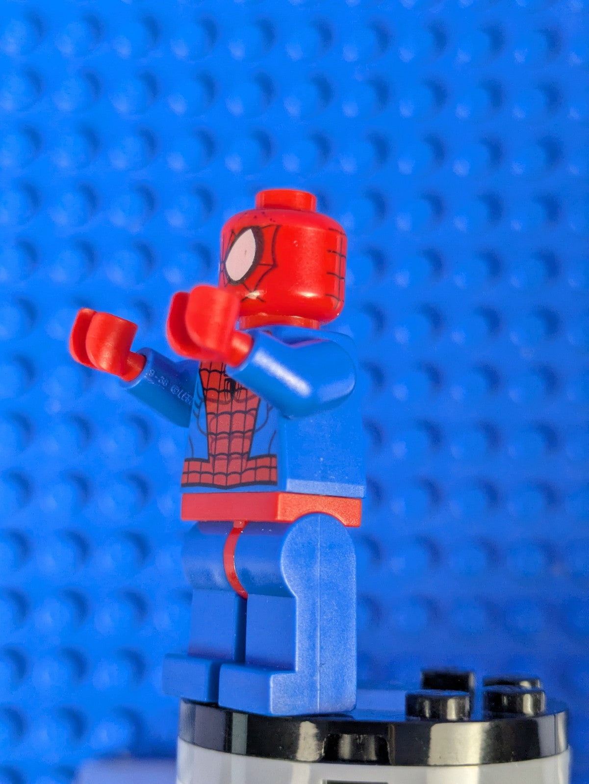 Lego Super Heroes: Spider-Man - Black Web Pattern, Red Hips sh0115 Set 10665
