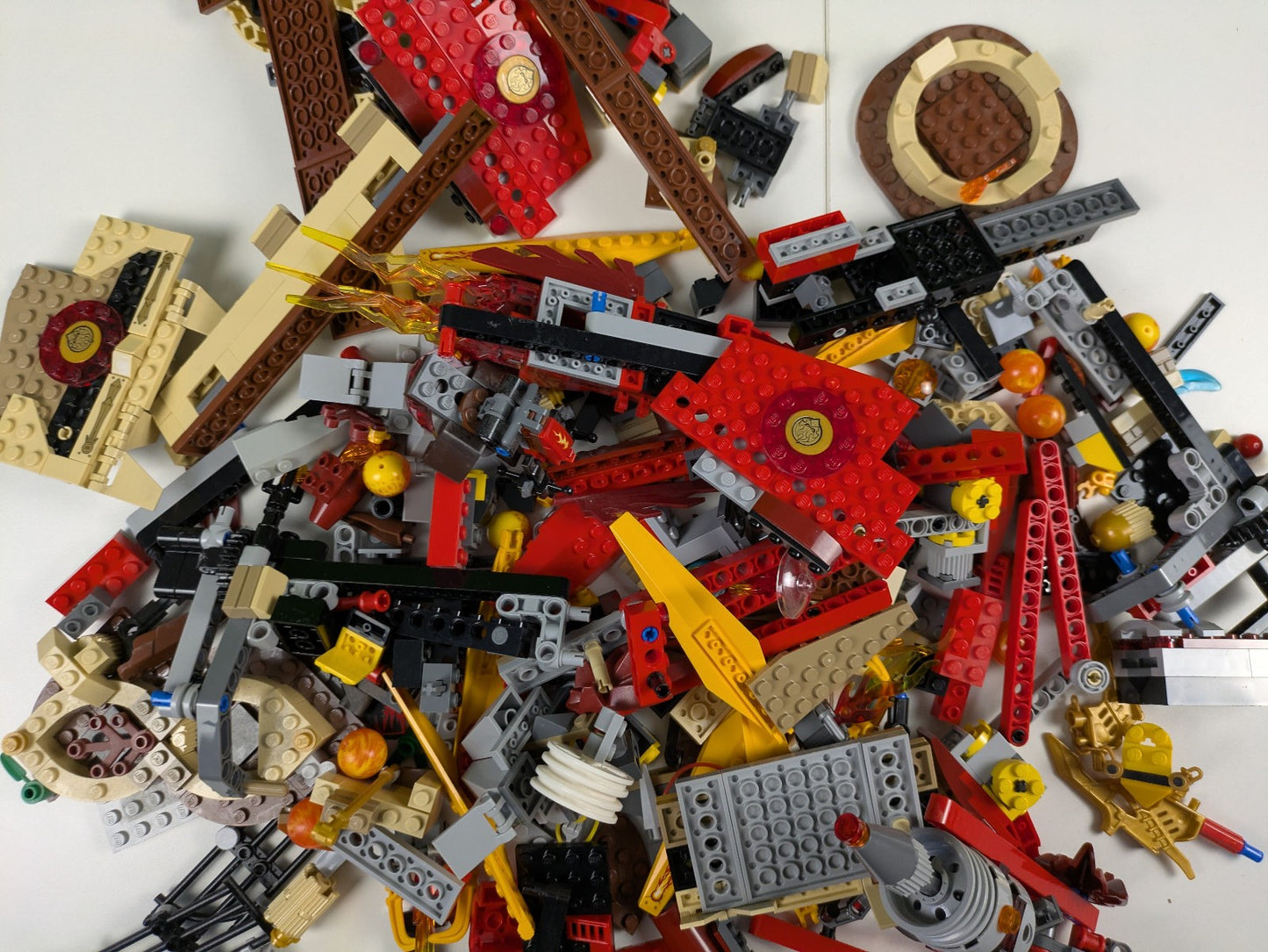 Lego LEGENDS OF CHIMA: Bike, Eagle, Fire Temple Triple Set 70146, 70003, & 70007