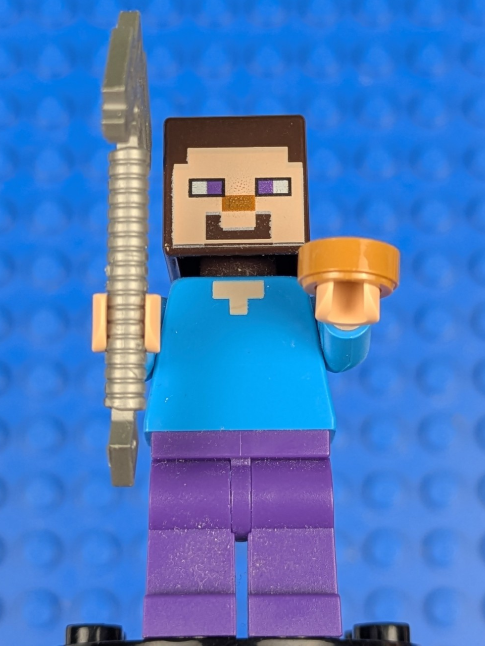 Lego Minecraft: Steve (Light Nougat) - Dark Purple Legs min009 Set 21116