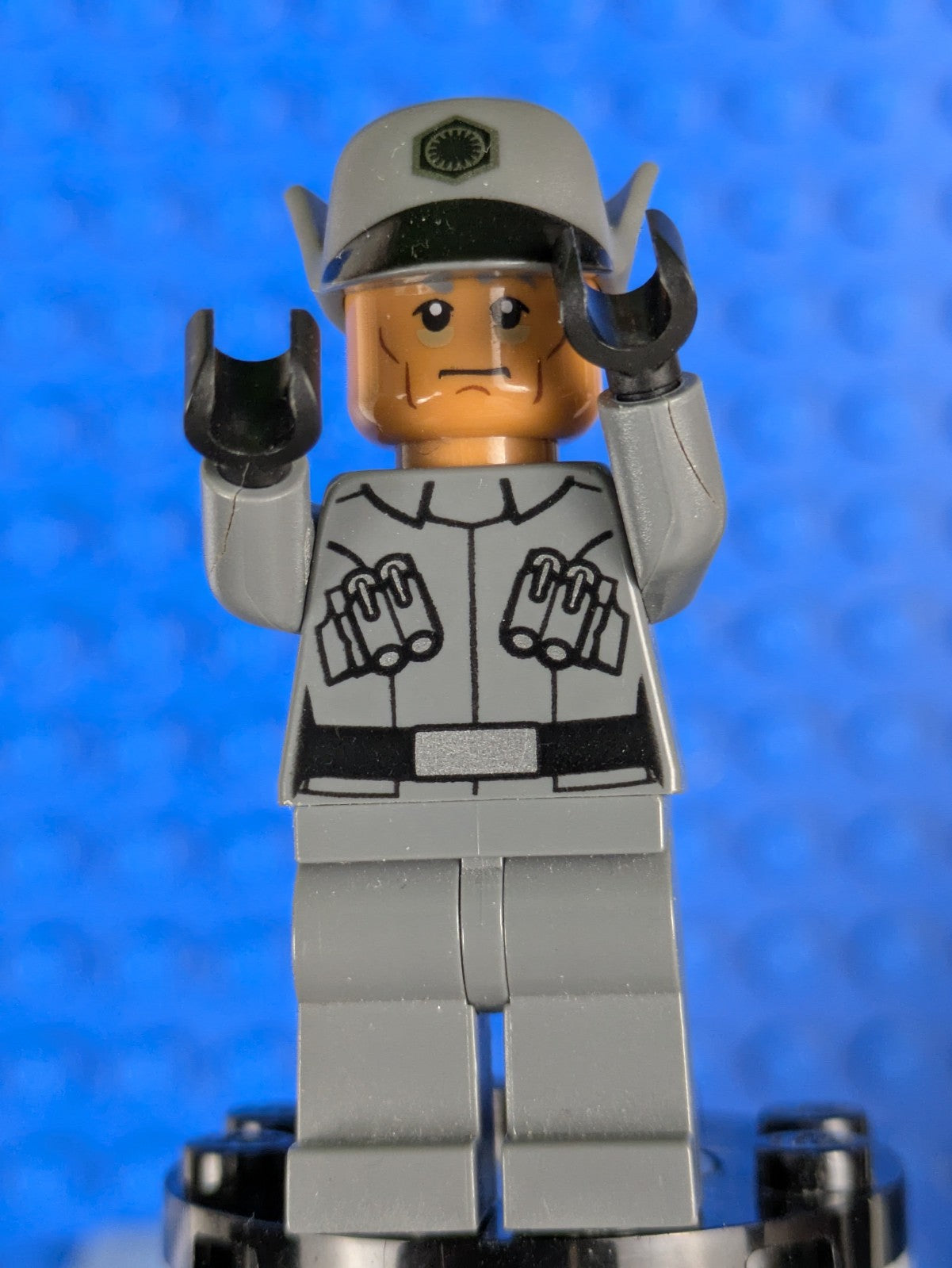 Lego Star Wars: First Order Officer (Lieutenant/Captain) - Male sw0670 Set 75101