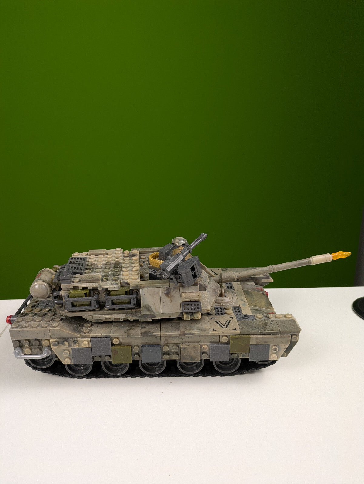Mega Bloks Call Of Duty Heavy Armor Outpost 06822 - Tank