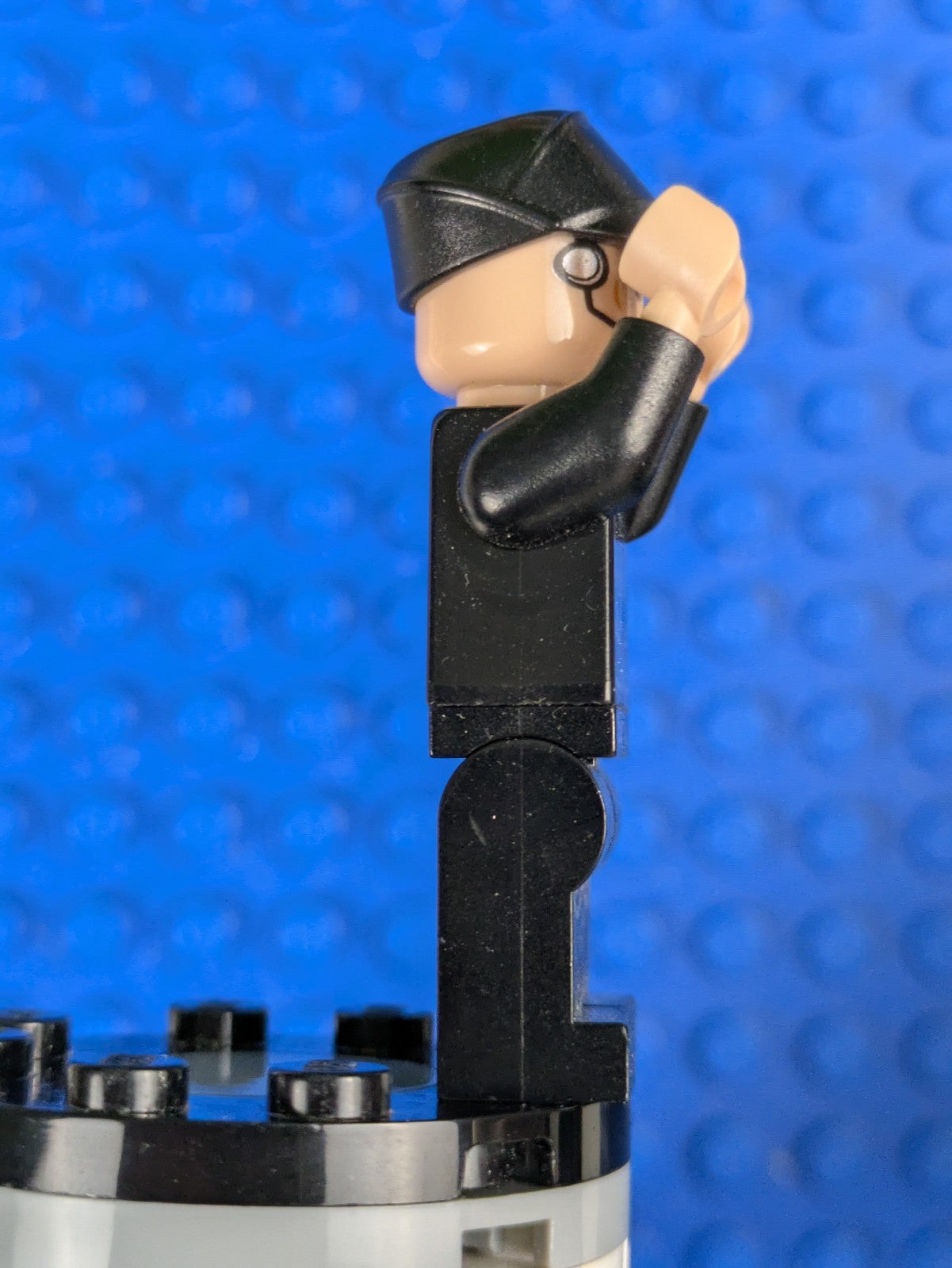 Lego Star Wars: Imperial Shuttle Pilot - Light Nougat Head sw0802 Set 75163