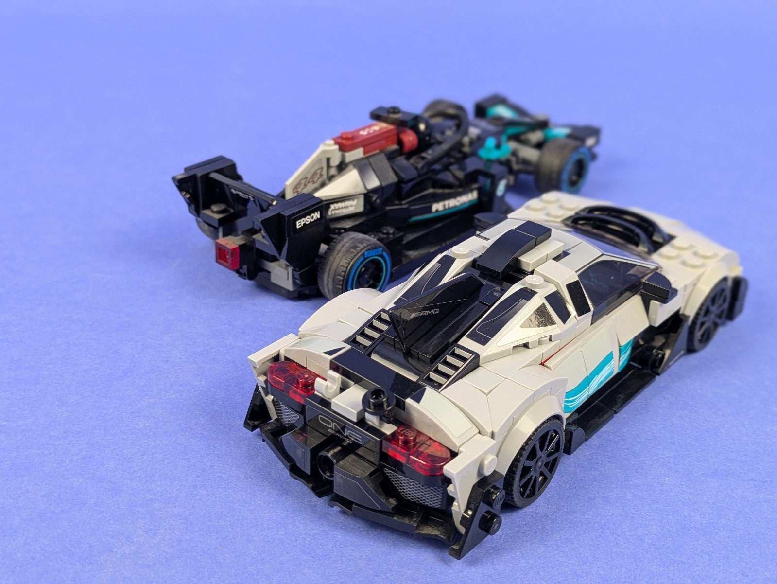 Lego SPEED CHAMPIONS: Mercedes-AMG F1 W12 E Performance & Mercedes-AMG Set 76909