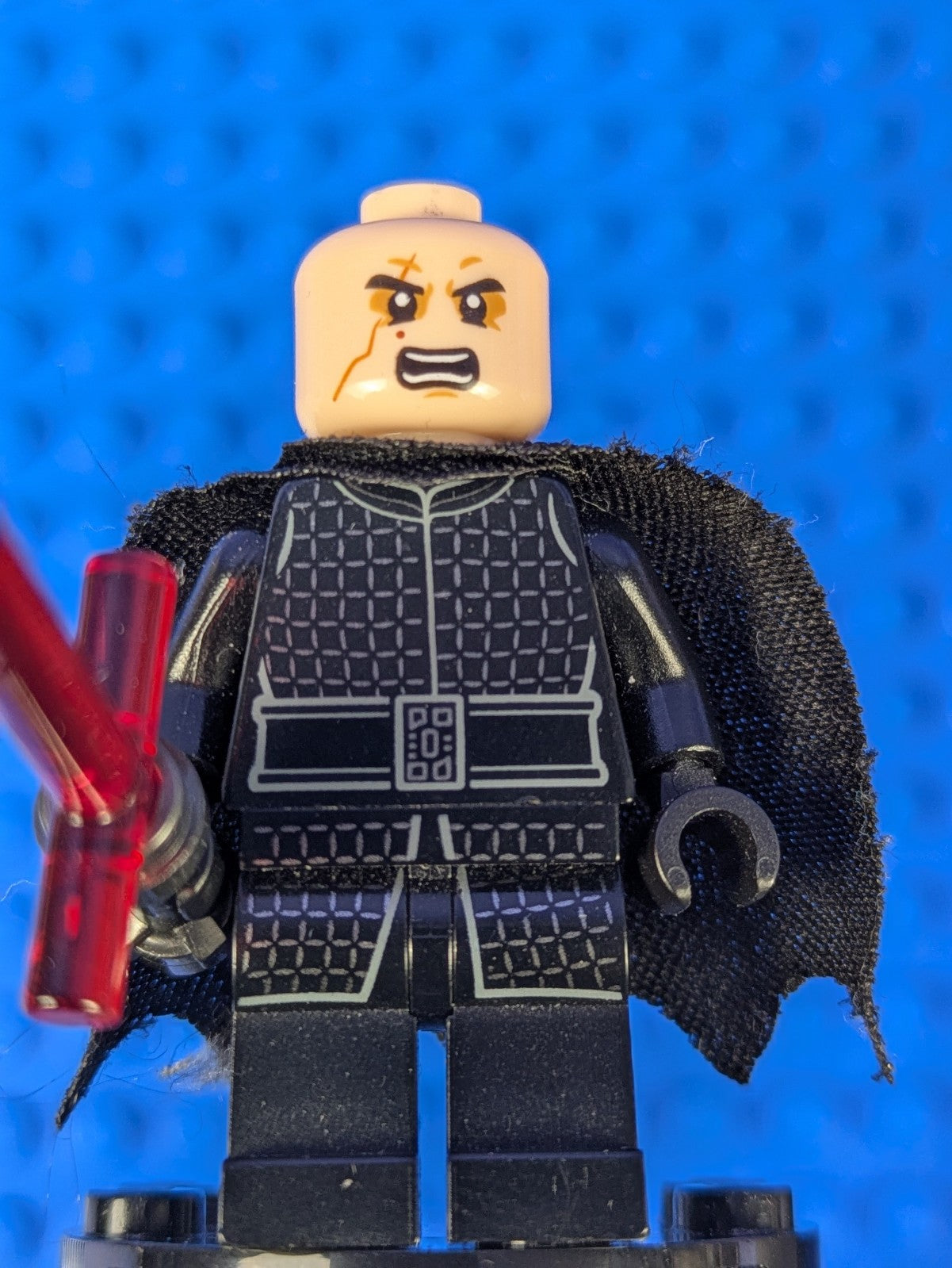 Lego Star Wars: Supreme Leader Kylo Ren (Cape) sw1061 Set 75256