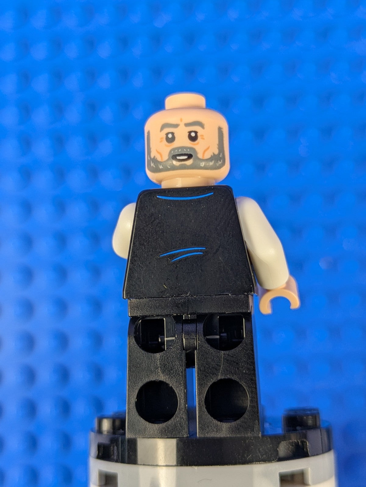 Lego Super Heroes: The Batman: Alfred Pennyworth - Black Vest sh0789 Set 76183