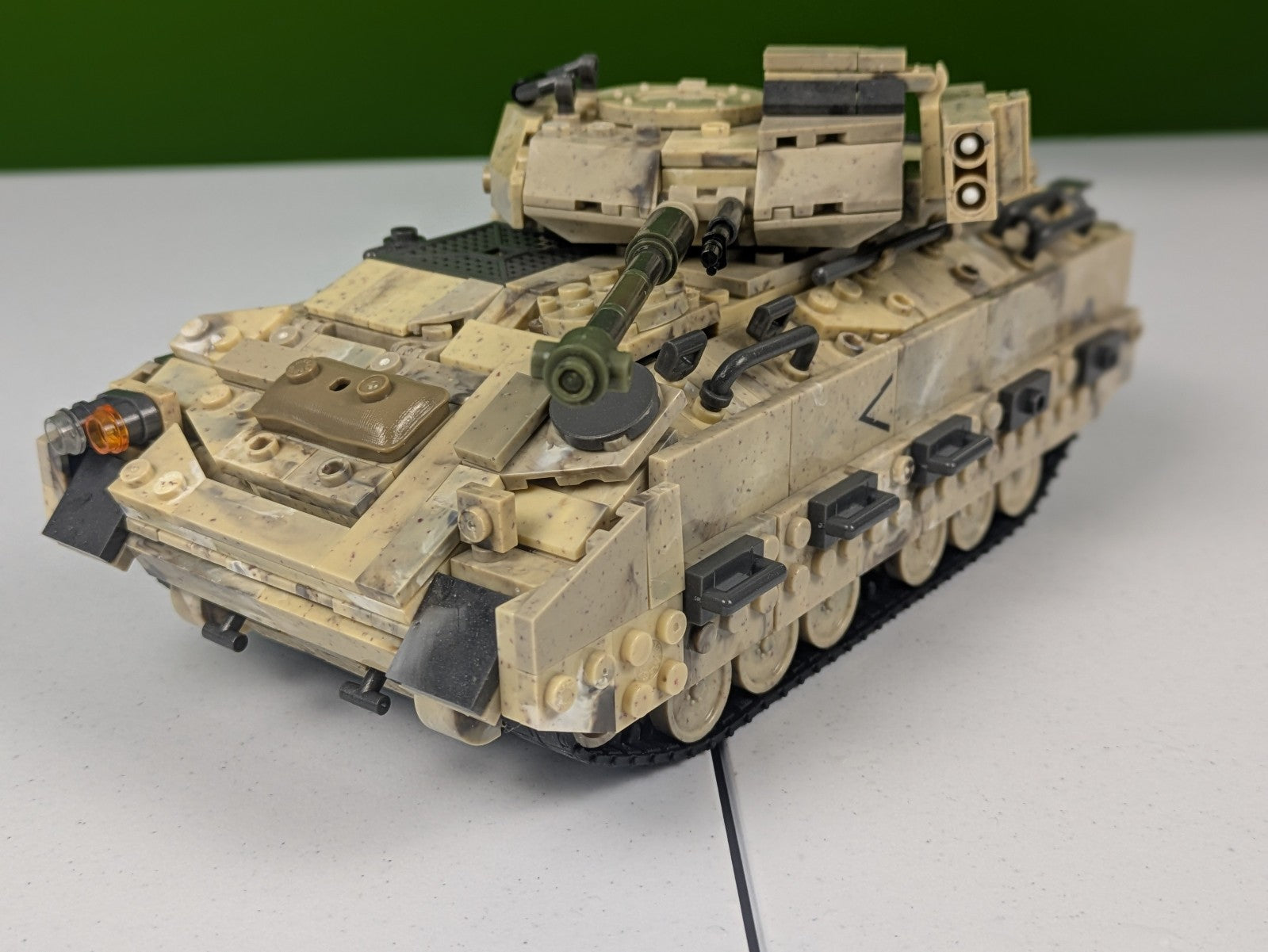 Mega Bloks Call of Duty Desert Tank DPB59 - Tank Only