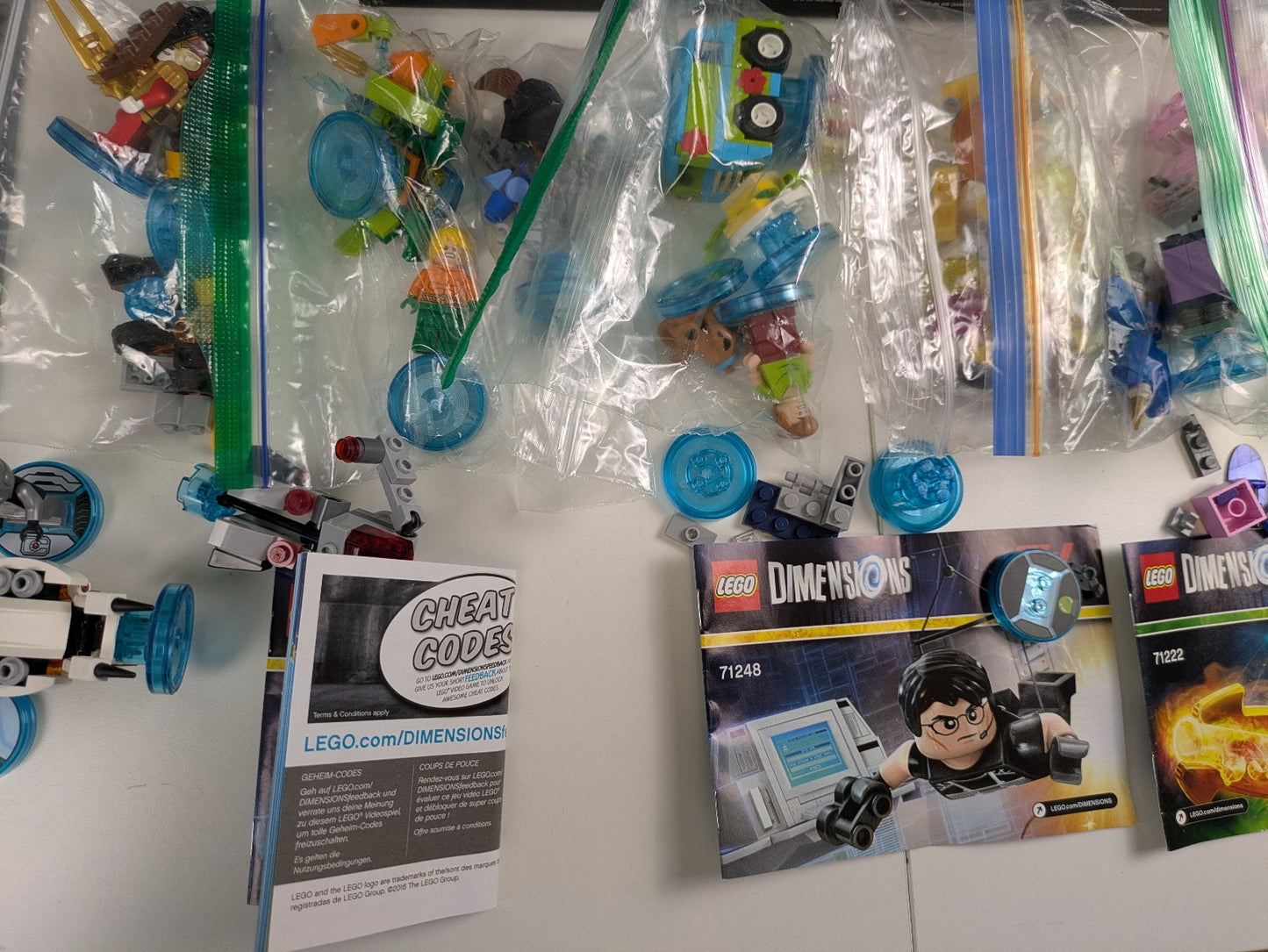 Lego Dimensions: Assorted LEGO Dimensions 20+ Set Bundle - Ultimate Collection!