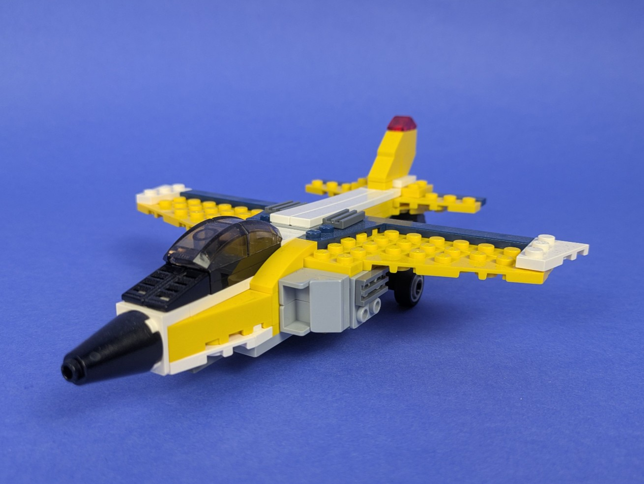 Lego Creator: Model: Airport: Super Soarer Set 6912 - w/ Instructions