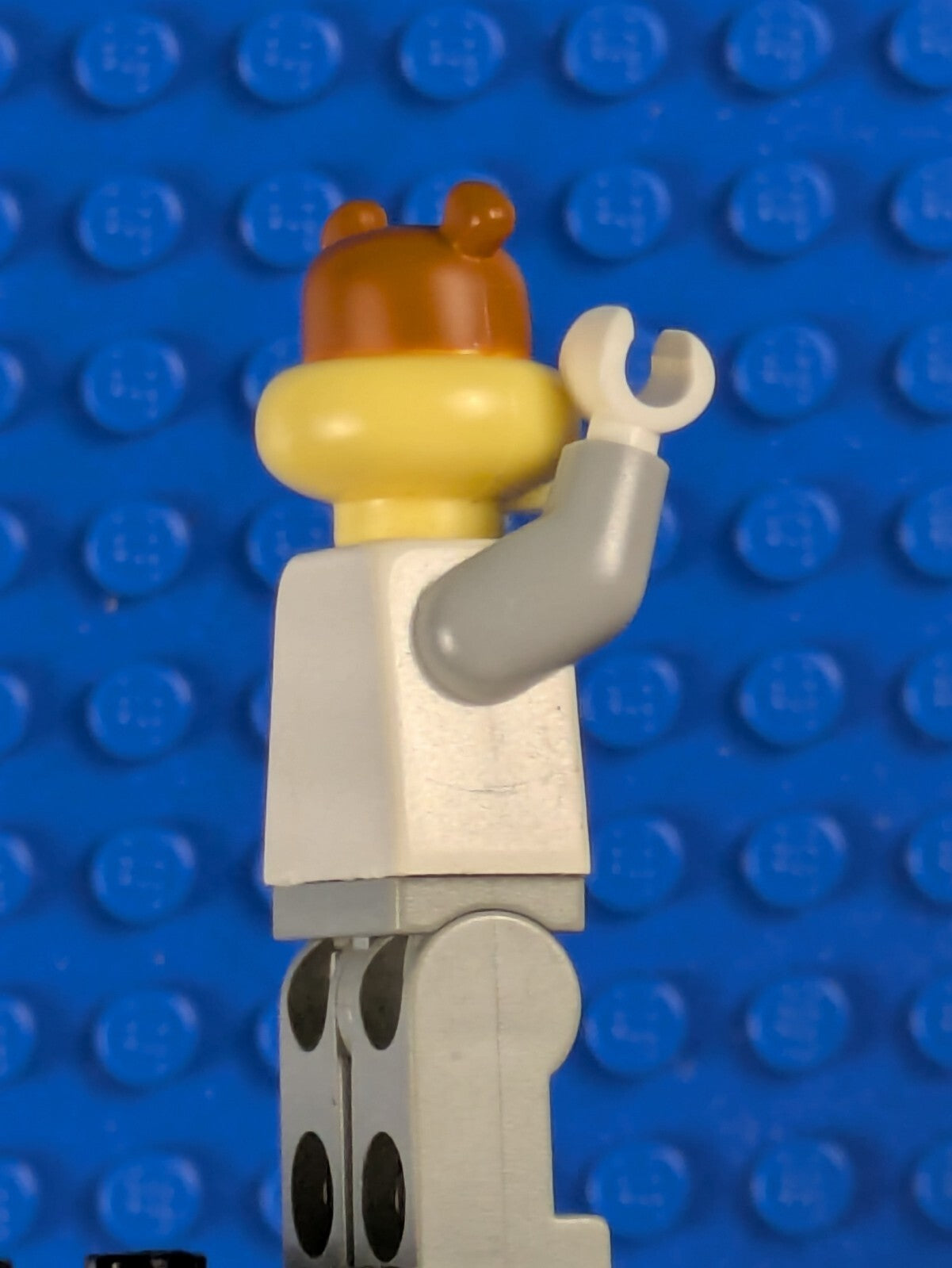 Lego SpongeBob SquarePants: General: Sandy Cheeks no Helmet bob012 Set 3831